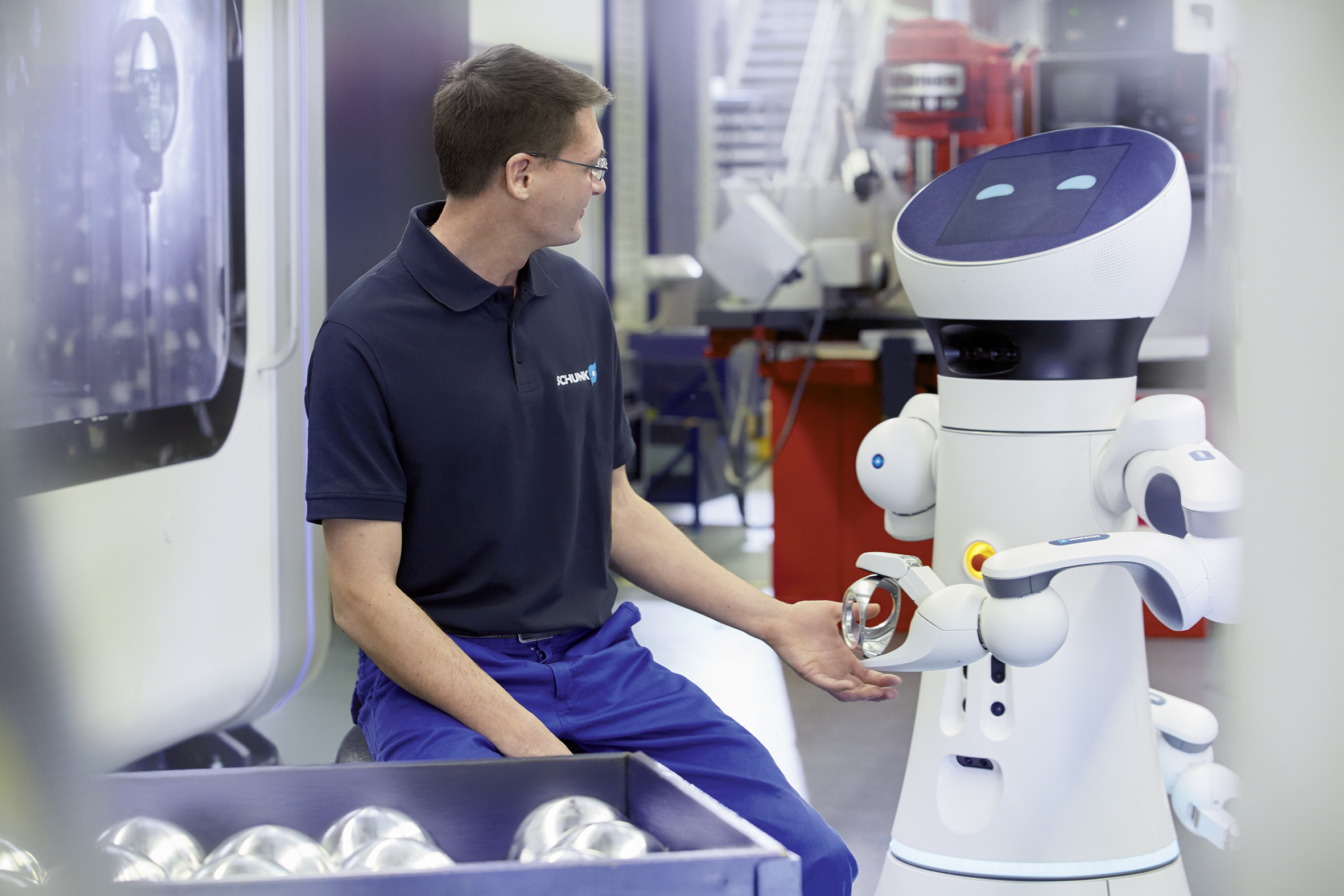 Робот бадя. Сервисные роботы. Сервисная робототехника. Промышленные и сервисные роботы. Бытовые (сервисные) роботы.