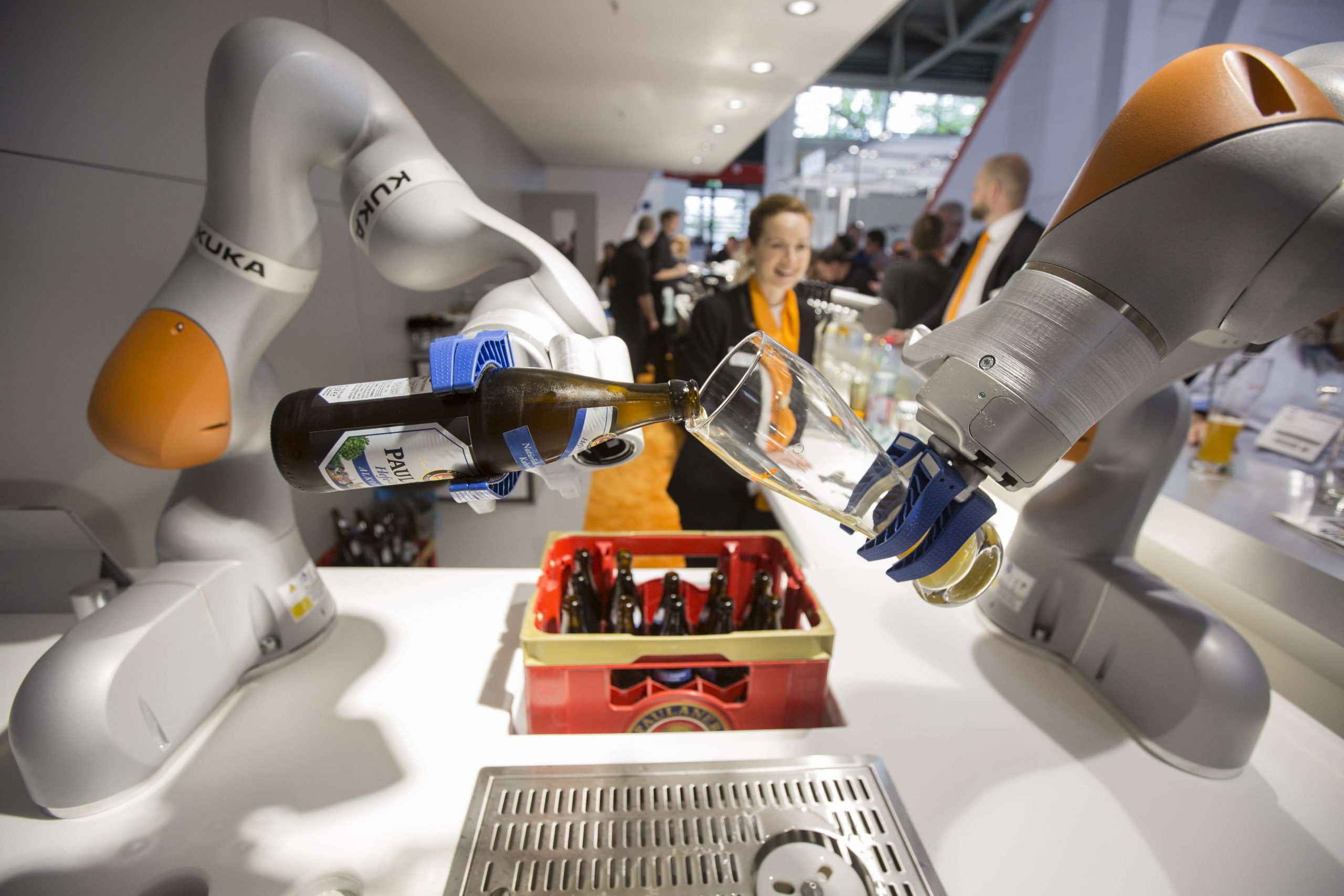 Midea to spend billions on building industrial robots after buying Kuka