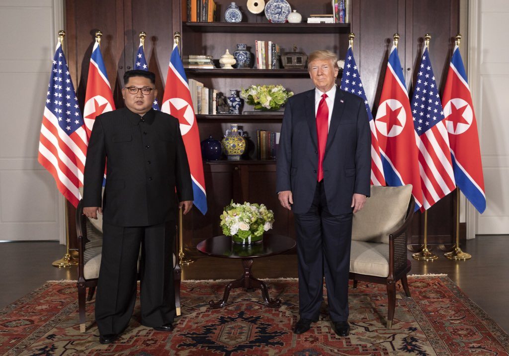 Trump-Kim_meeting_in_Capella_Hotel_(1)
