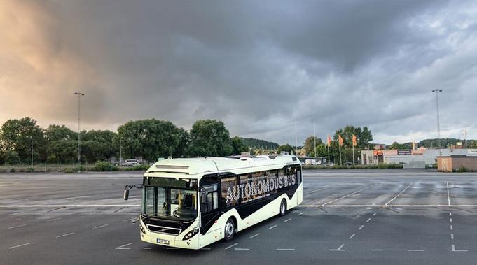 Volvo demonstrates autonomous bus in Sweden