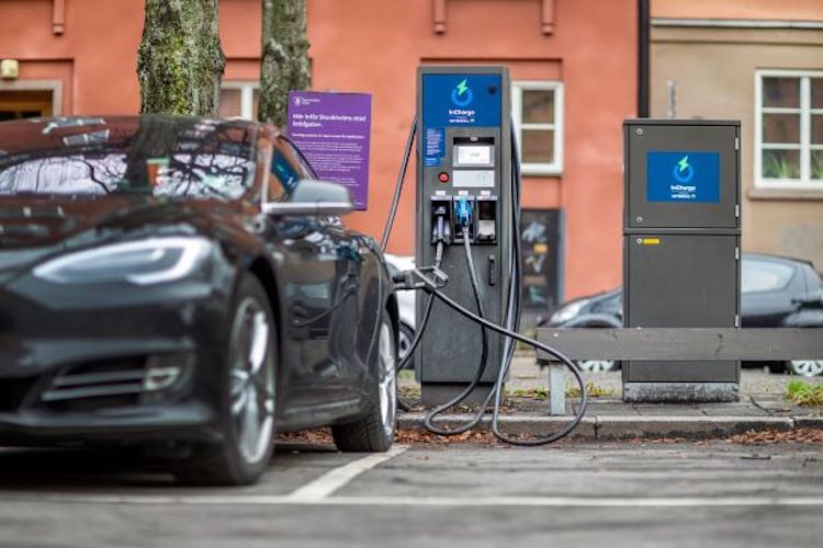 ABB technology in 40 Vattenfall electric vehicle fast-charging stations across Sweden
