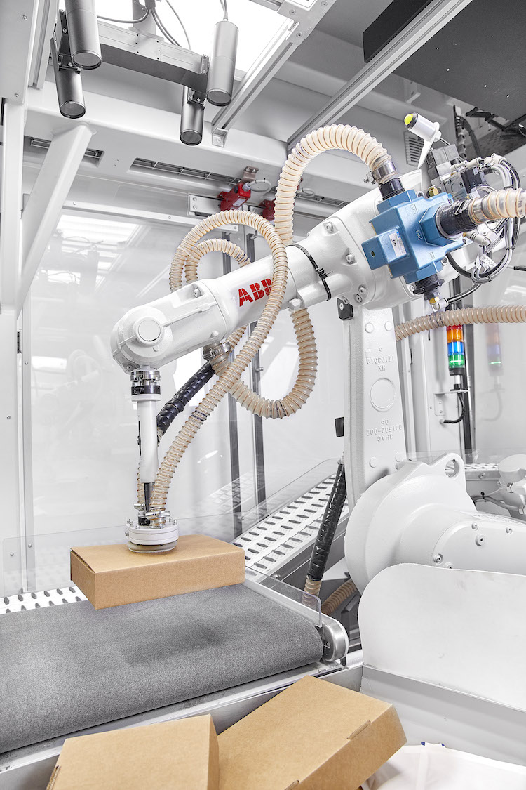 ABB and Covariant partner to deploy integrated AI robotic solutions