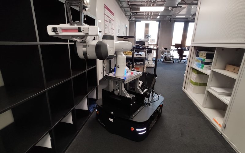 Swiss university developing mobile robot that learns on the job