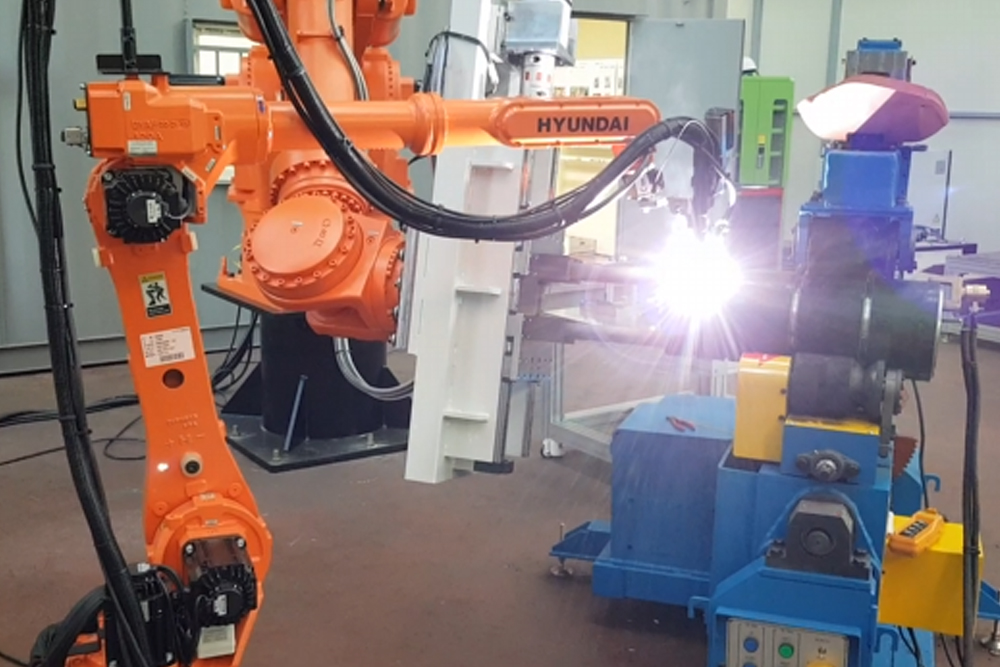 Hyundai partners with Samsung Engineering to unveil robotic system for piping and steel frame manufacturing