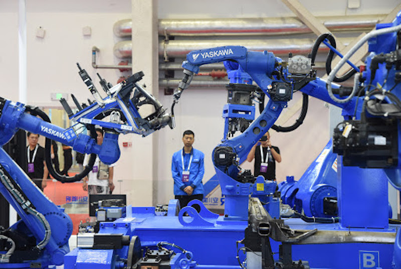 China overtakes USA in robot density
