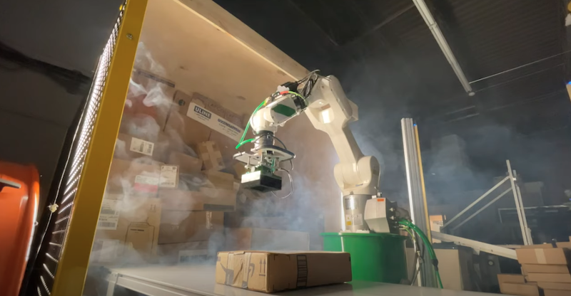 MIT startup unveils robot that unloads trailer ‘blazingly fast’