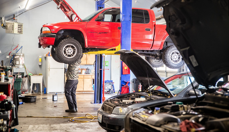 7 Crucial Automobile Safety Considerations for Mechanics