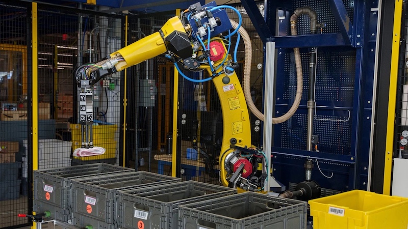 Amazon introduces industrial robotic arm that ‘handles millions of diverse products’