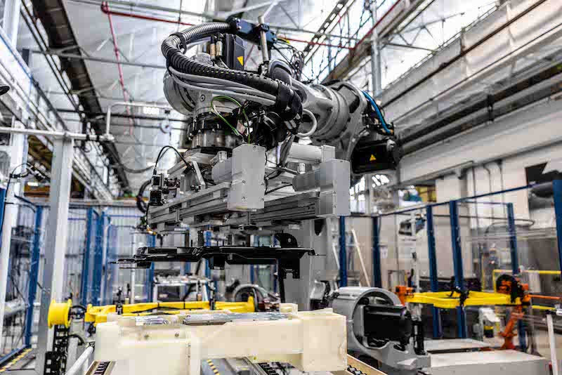 Google’s industrial robotics business unit Intrinsic chooses Comau as first project partner