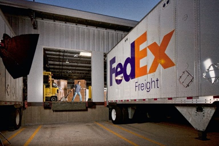 Robotic Truck Loading and Unloading: FedEx and 5 Companies Tackling the ...