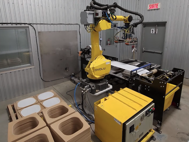 Imagen de la noticia: Una célula robótica impulsada por Fanuc automatiza uno de los trabajos más difíciles de la fabricación de muebles (Robotics & Automation News)